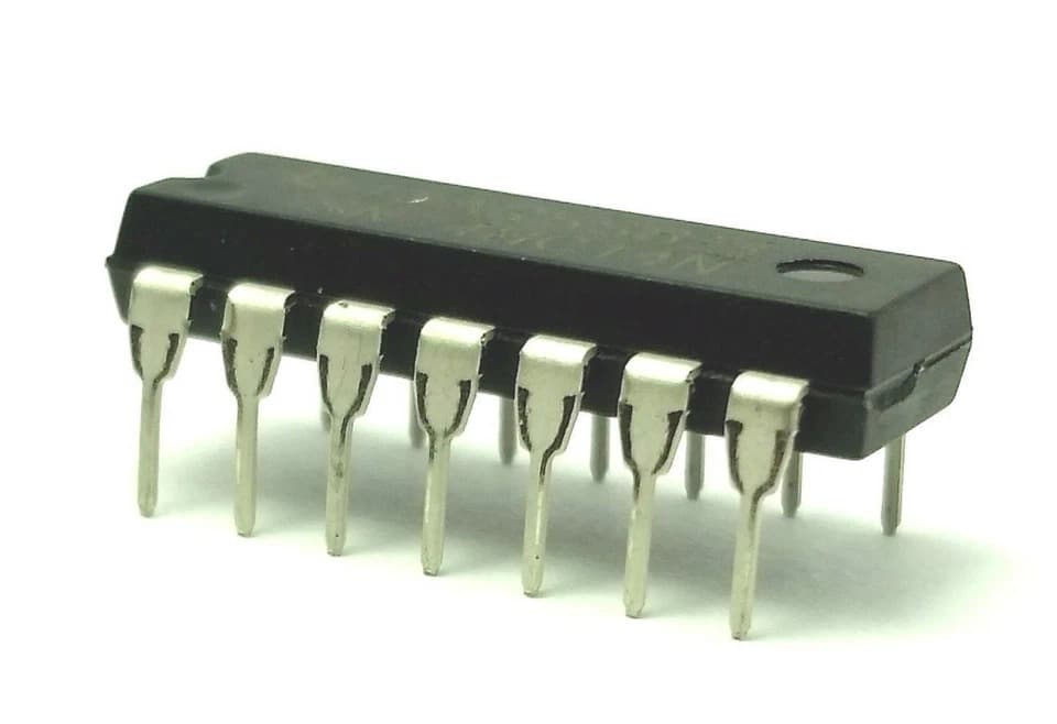 SN74HC02 IC thumbnail 3